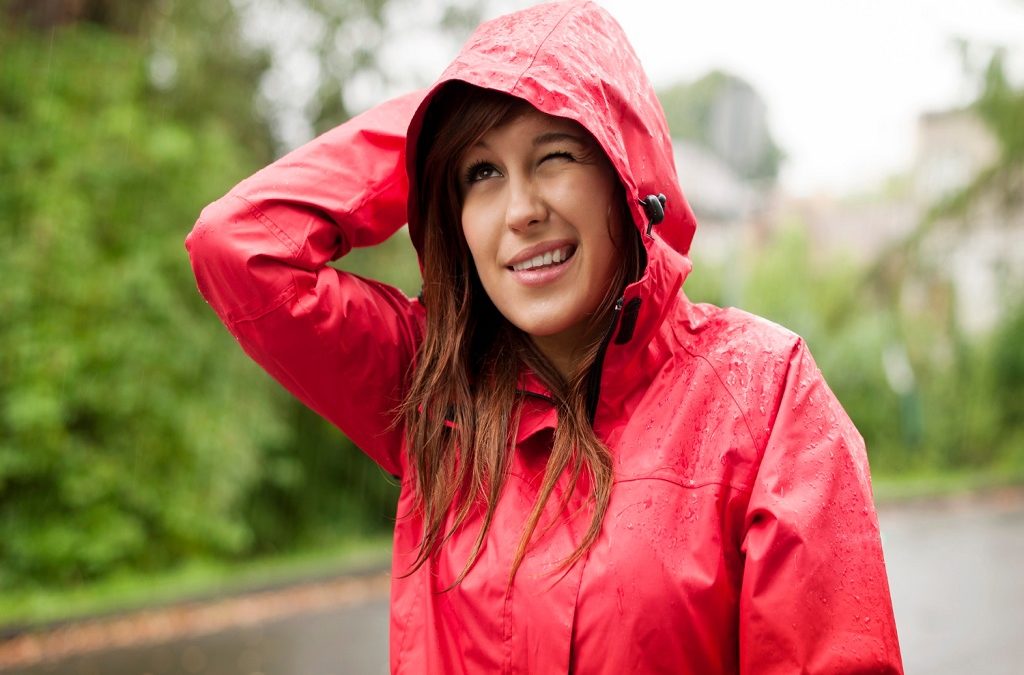4 Tips Mudah Merawat Jas Hujan Pvc Agar Awet