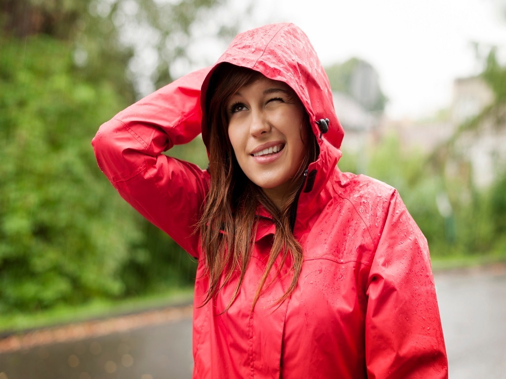 4 Tips Mudah Merawat Jas Hujan Pvc Agar Awet